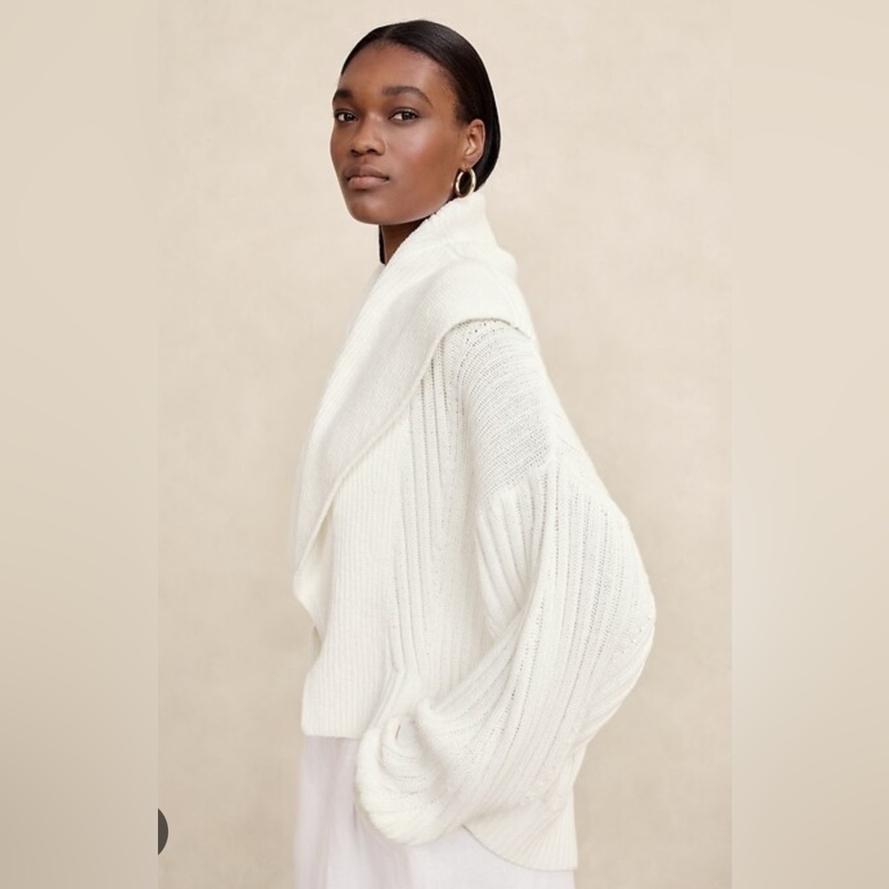 NWT Banana Republic Julia Cropped Cotton Iced Vanilla Ivory Cardigan Sz M - Picture 2 of 7